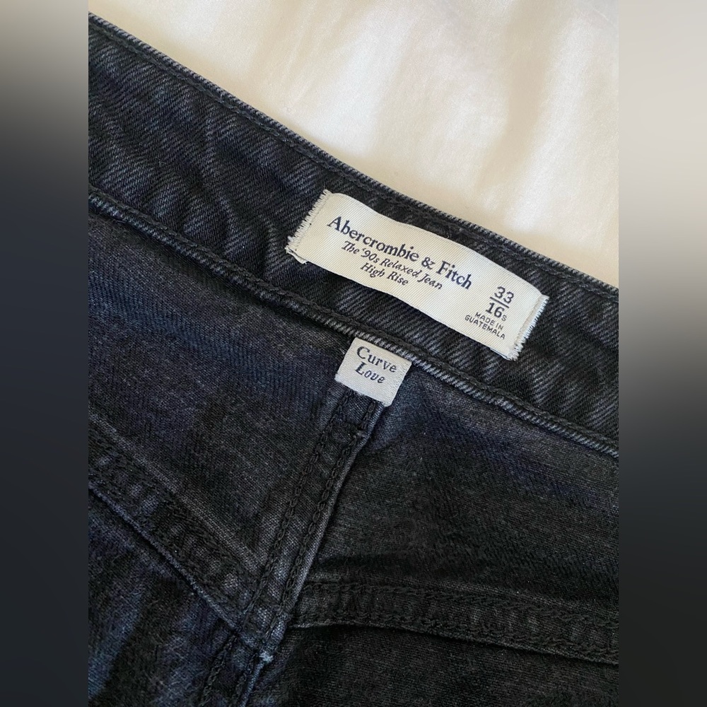 Abercrombie & Fitch Curve Love Black 90s Relaxed High Rise Jeans with Split Hem - Picture 6 of 9